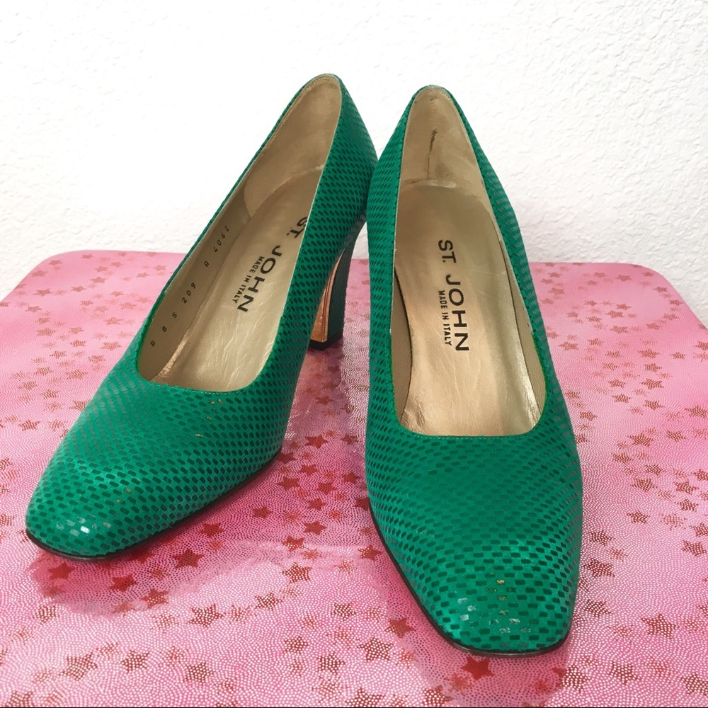 Vintage St. John green suede heels